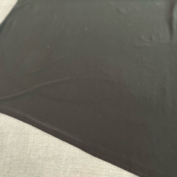 [18] Sympli Black Focus Asymmetrical Slit Tunic Blouse - Picture 4 of 8